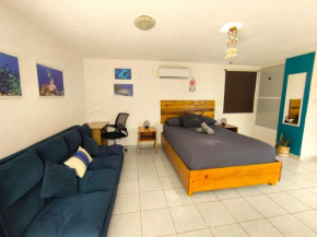 Equipped Yaxkin Studio on downtown, 3 blocks away from sea, close to restaurants